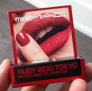 mini MAC Retro Matte Lipstick in Ruby Woo Tokyo